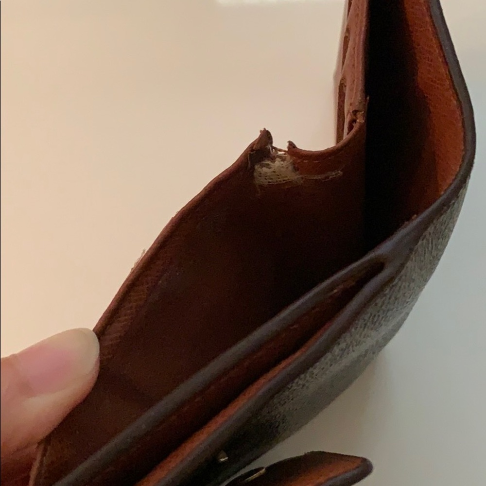 Louis Vuitton Wallet - Picture 8 of 8